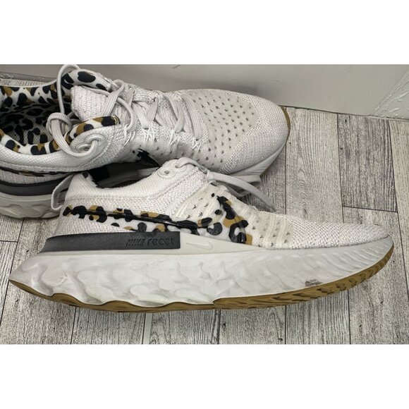 Nike React Infinity Flyknit White Women's US Size 7 DJ5932-001 Running Shoes - Picture 3 of 8
